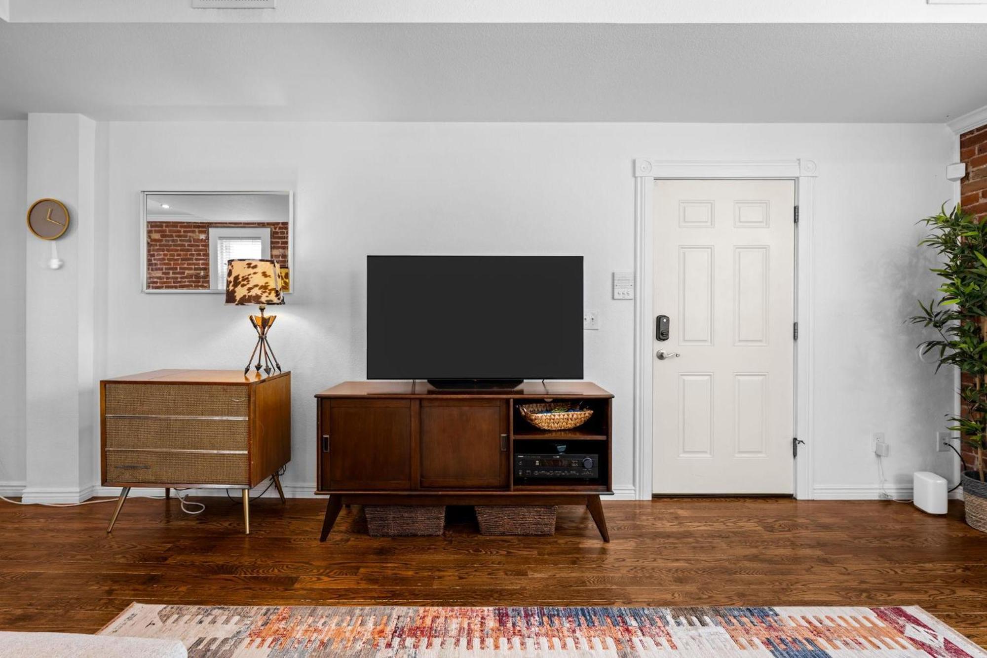 1438 Franklin Unit 210 * Denver
